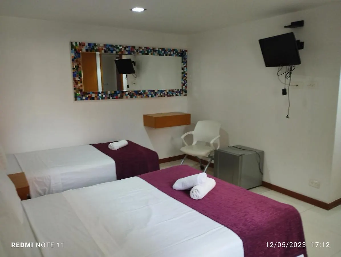 بيت ضيافة Hotel San Antonio Plaza كالي
